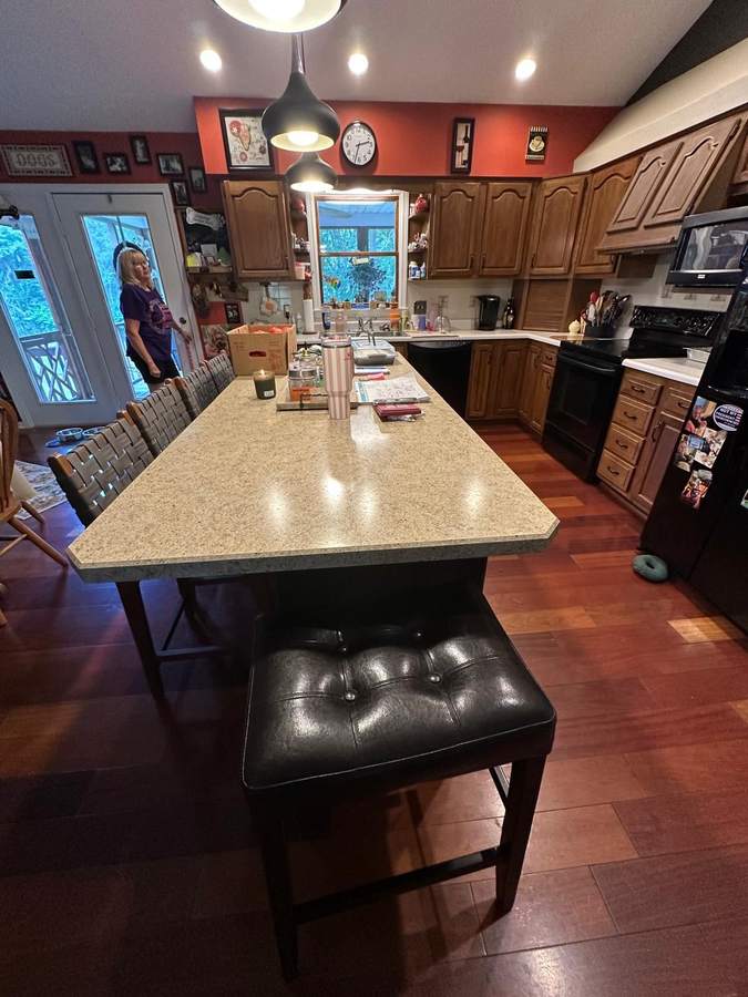Kitchen before remodel - second view